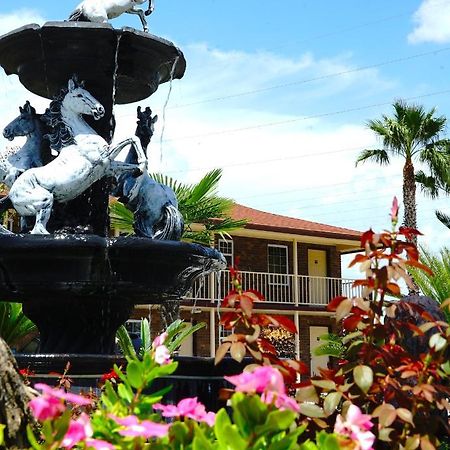 Savannah Inn And Suites Savannah Port Area ภายนอก รูปภาพ