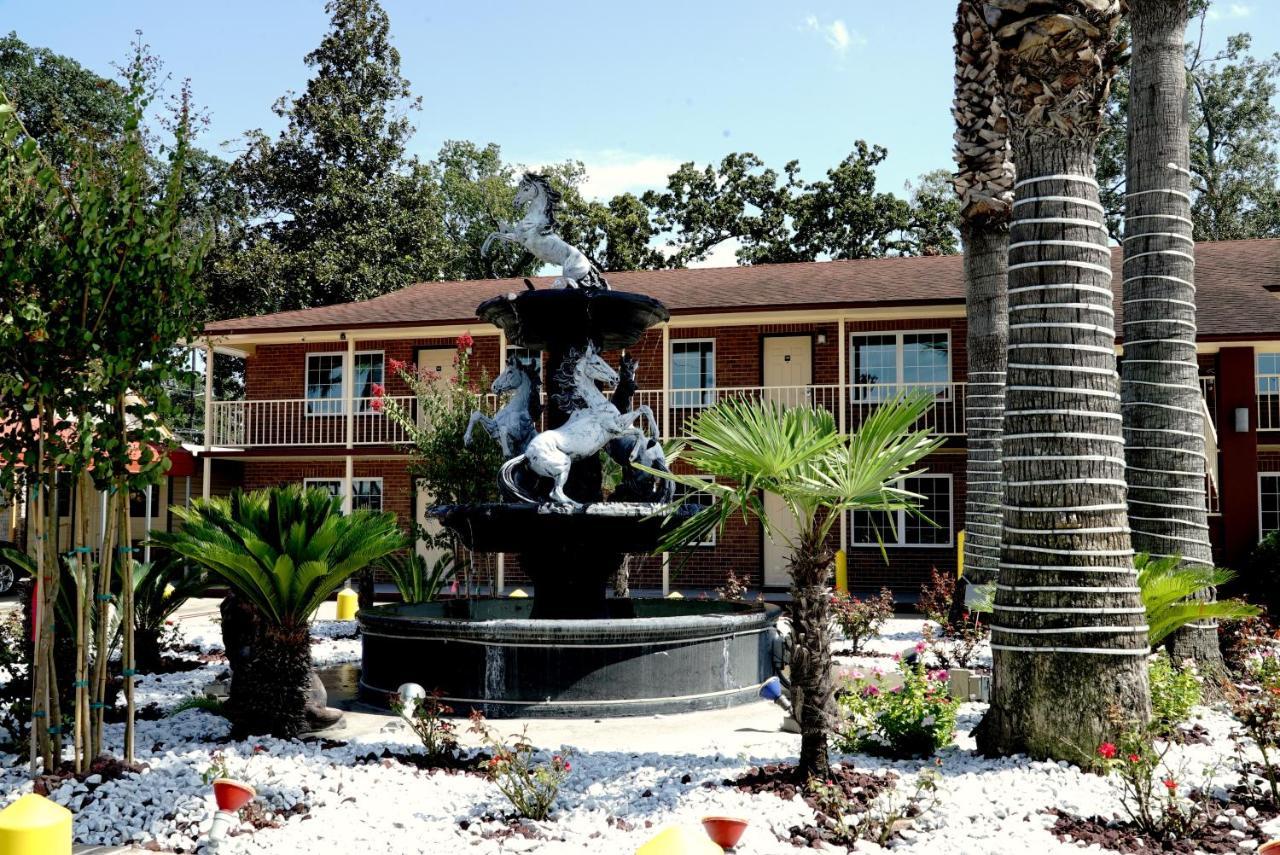 Savannah Inn And Suites Savannah Port Area ภายนอก รูปภาพ