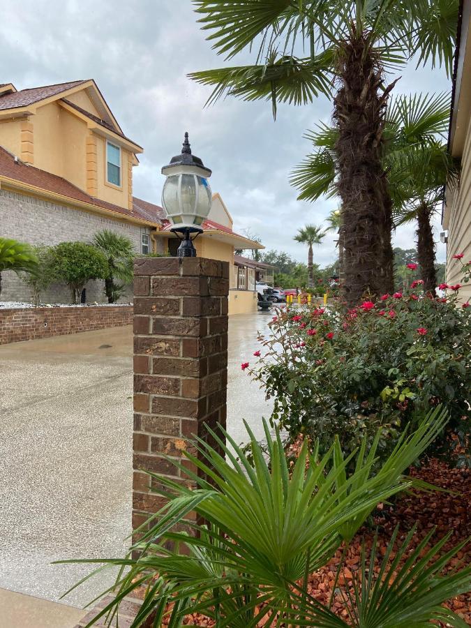 Savannah Inn And Suites Savannah Port Area ภายนอก รูปภาพ