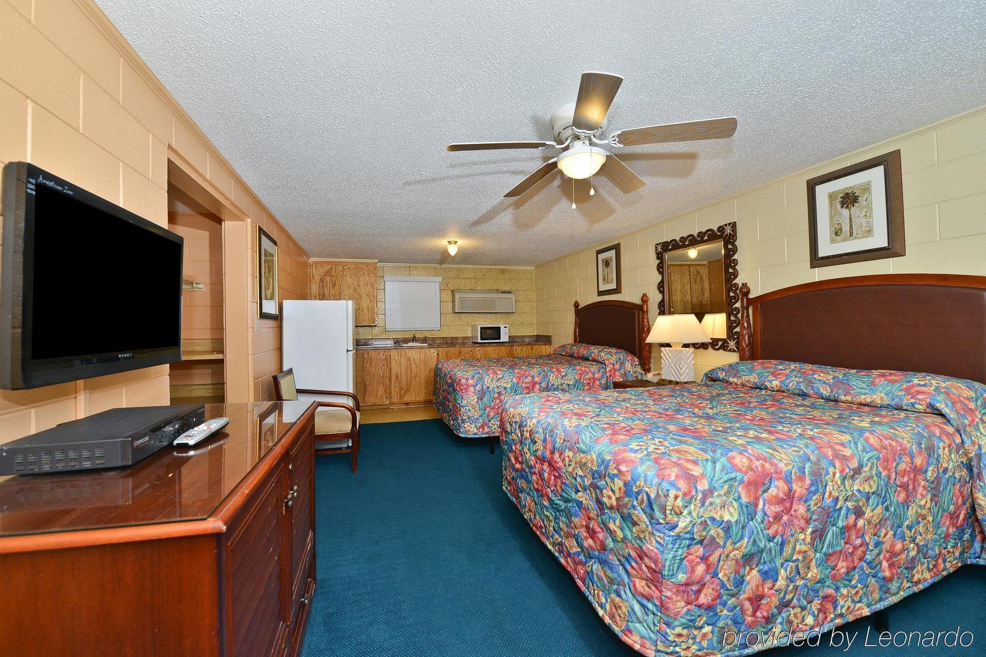 Savannah Inn And Suites Savannah Port Area ภายนอก รูปภาพ