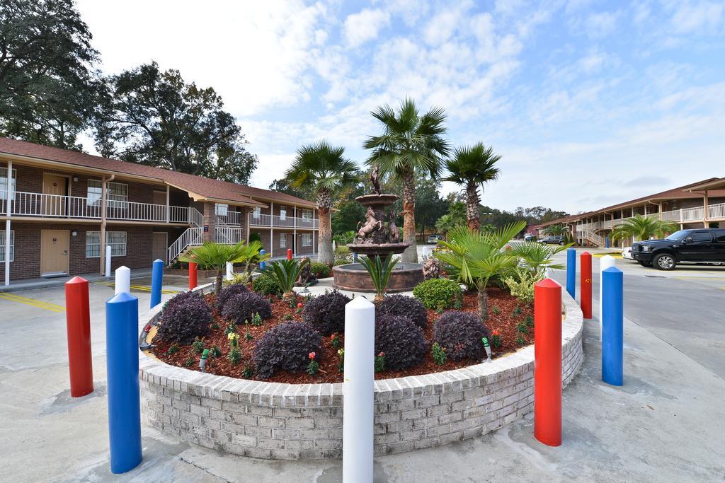 Savannah Inn And Suites Savannah Port Area ภายนอก รูปภาพ