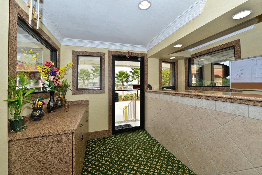 Savannah Inn And Suites Savannah Port Area ภายใน รูปภาพ