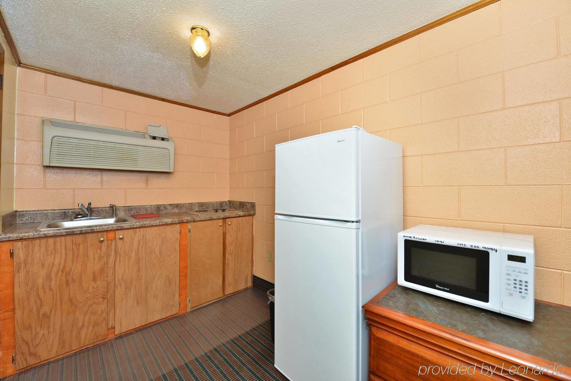 Savannah Inn And Suites Savannah Port Area ภายนอก รูปภาพ